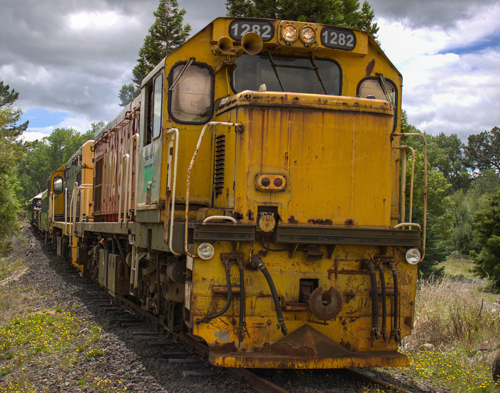 DBRs 1282 & 1199 Trackside DBRs 1282 & 1199 Trackside