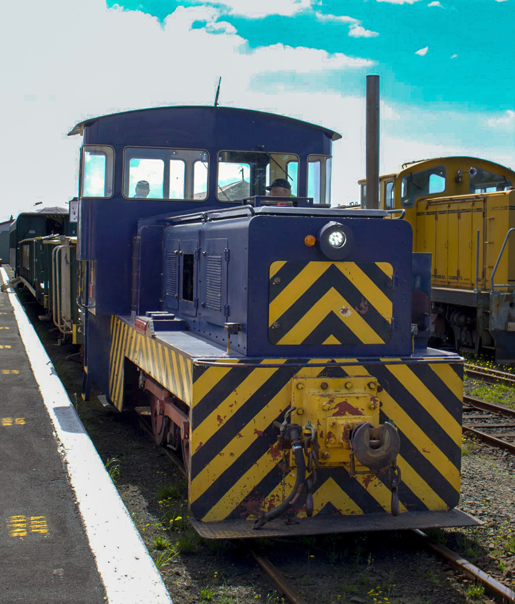 Loco 7 at Waihi Station ready to roll