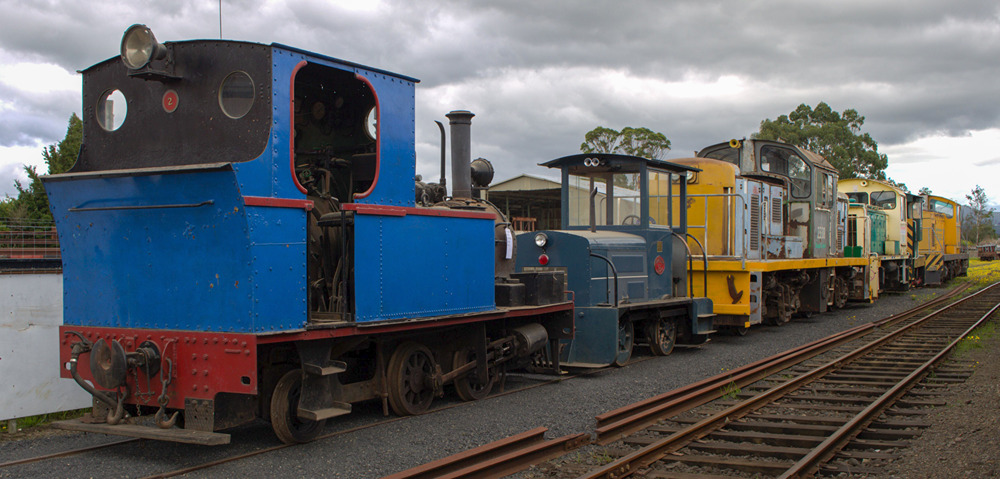 Peckett, Loco 1(AG&Price), DSC, TR, Loco 6 & Niigata in Waihi Train Yard Peckett, Loco 1(AG&Price), DSC, TR, Loco 6 & Niigata in Waihi Train Yard